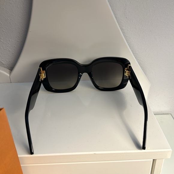 😎Louis Vuitton LV Empreinte Square Sunglasses😎 - Picture 5 of 16